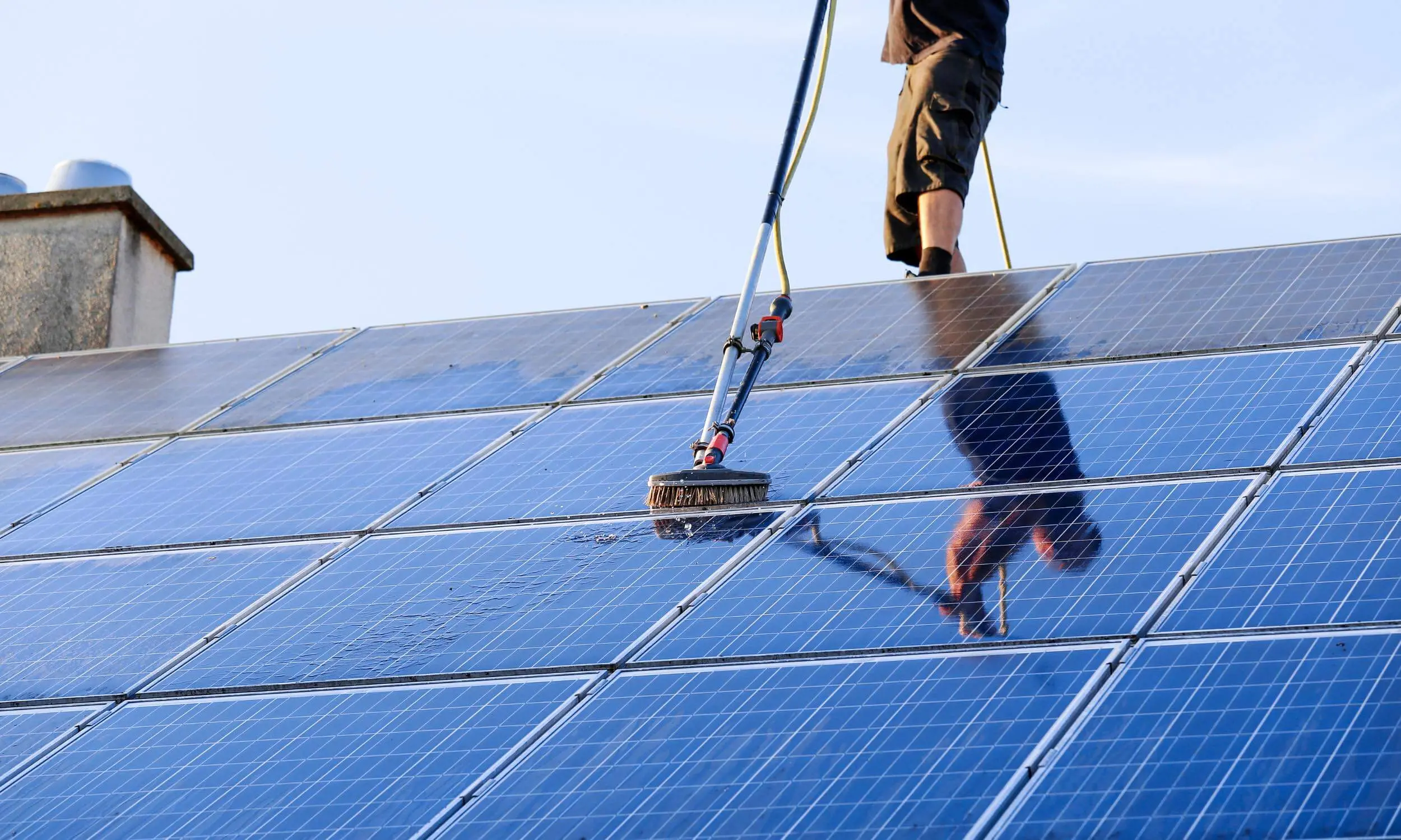 Cómo limpiar placas solares, consejos y pasos prácticos