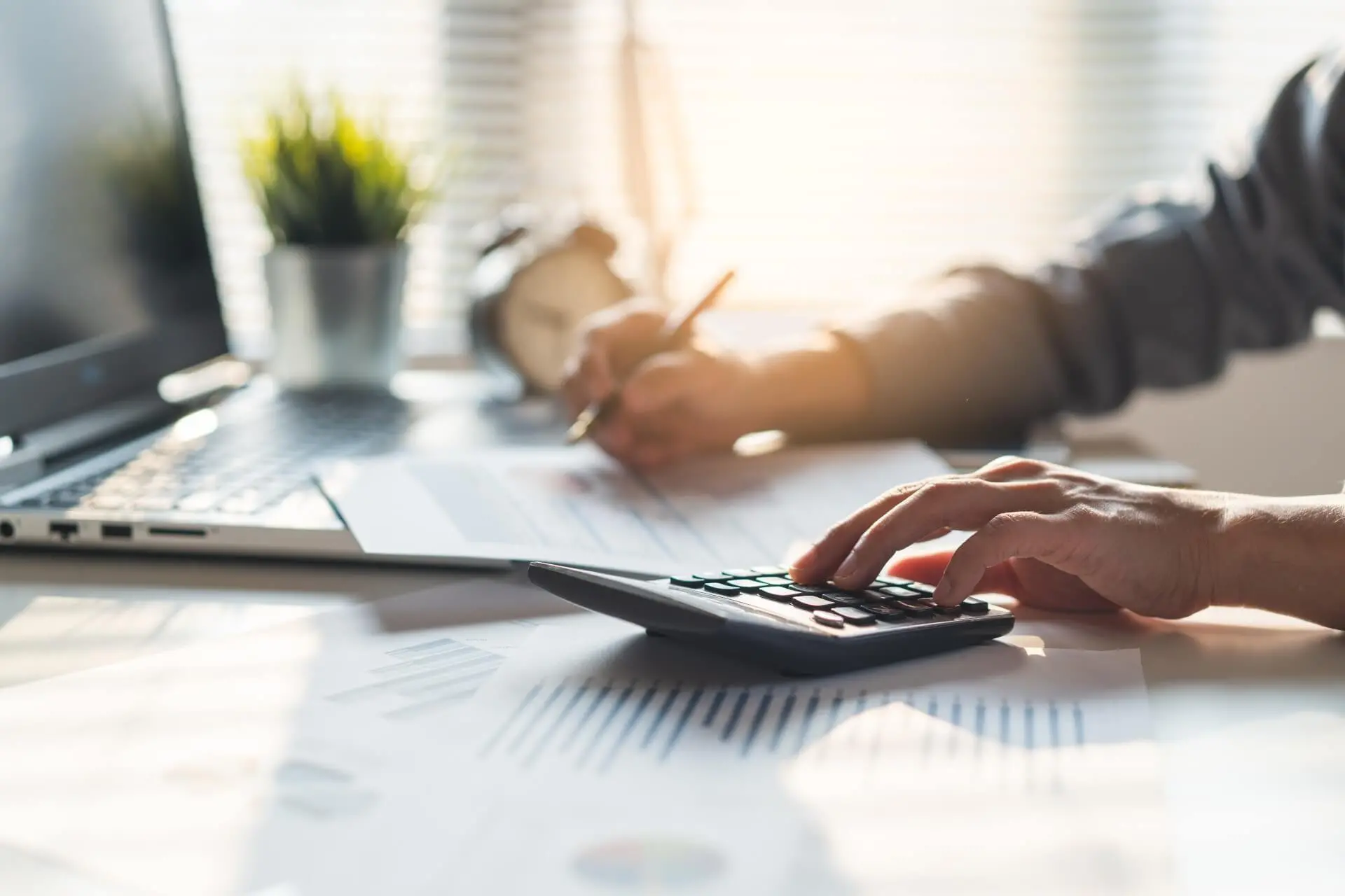 Por qué me han llegado dos facturas de luz en el mismo mes