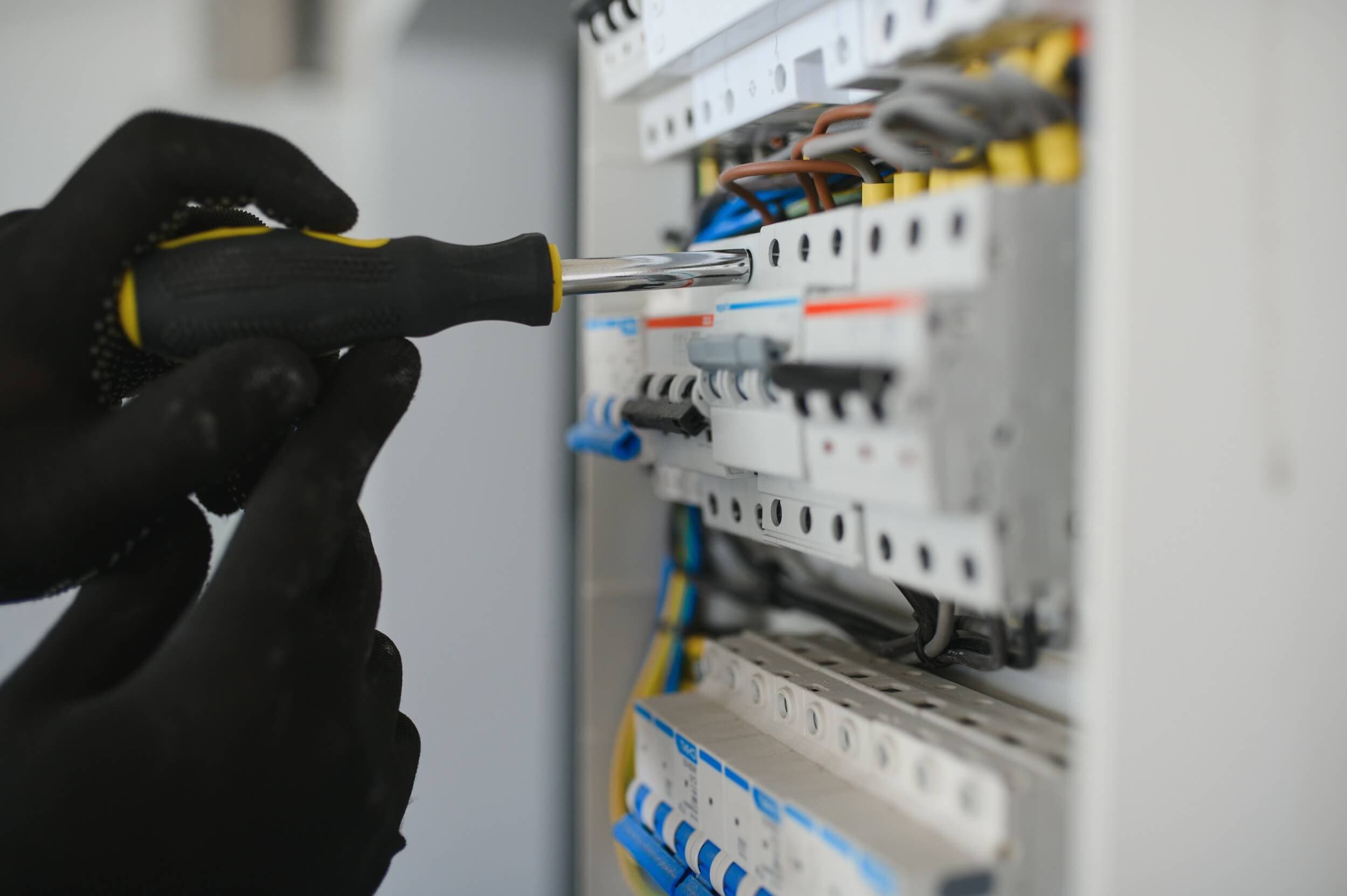 Electrificación elevada que implica y que circuitos incorpora