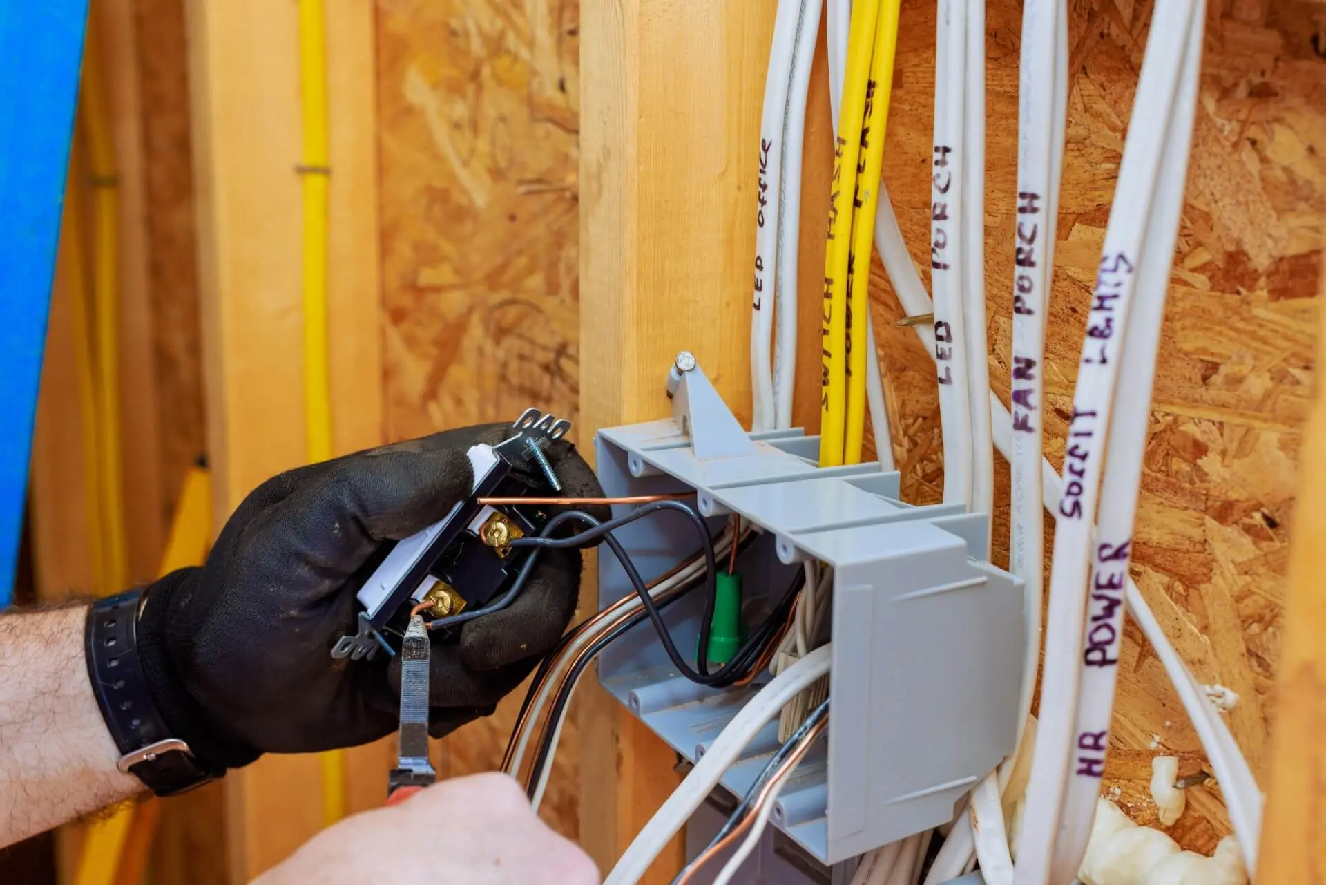 REBT, qué es y qué obliga a cumplir en tu instalación eléctrica